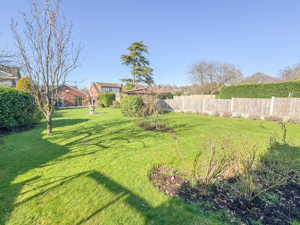 Property photo 2 of 25