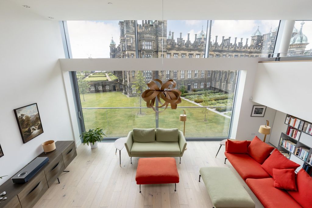 Property photo 3 of 28 Inspiring Views