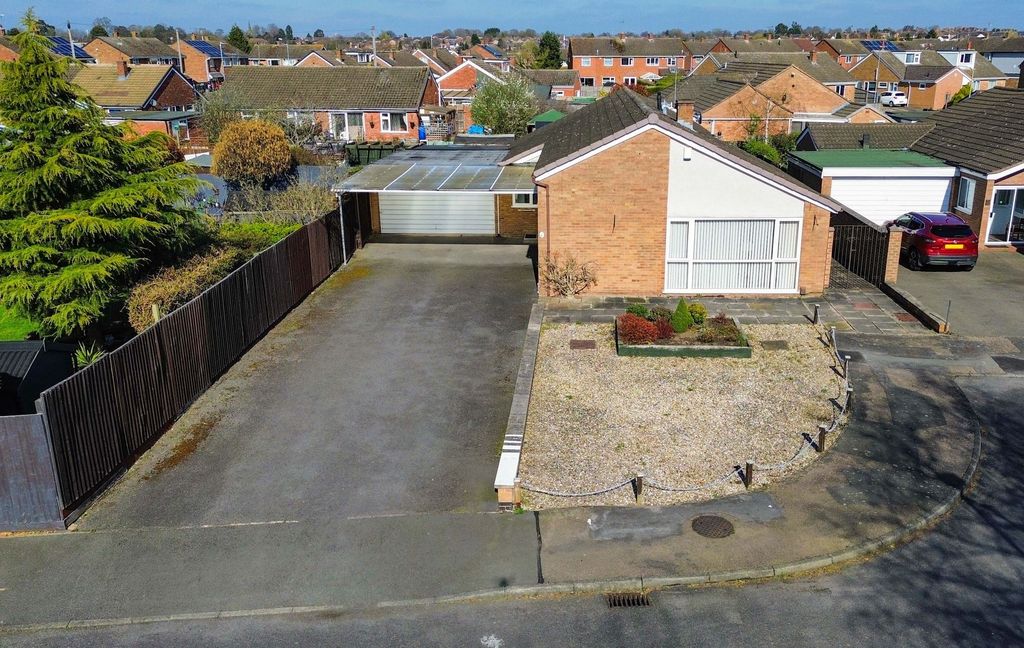 Property photo 1 of 33