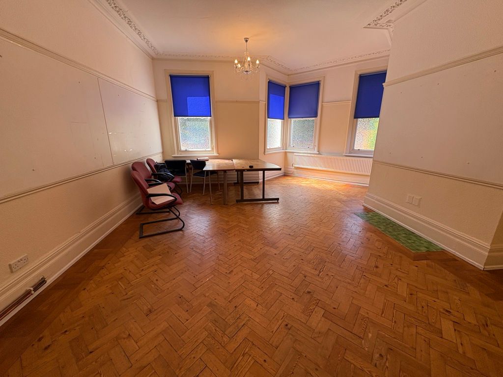 Property photo 3 of 12 Photo 17