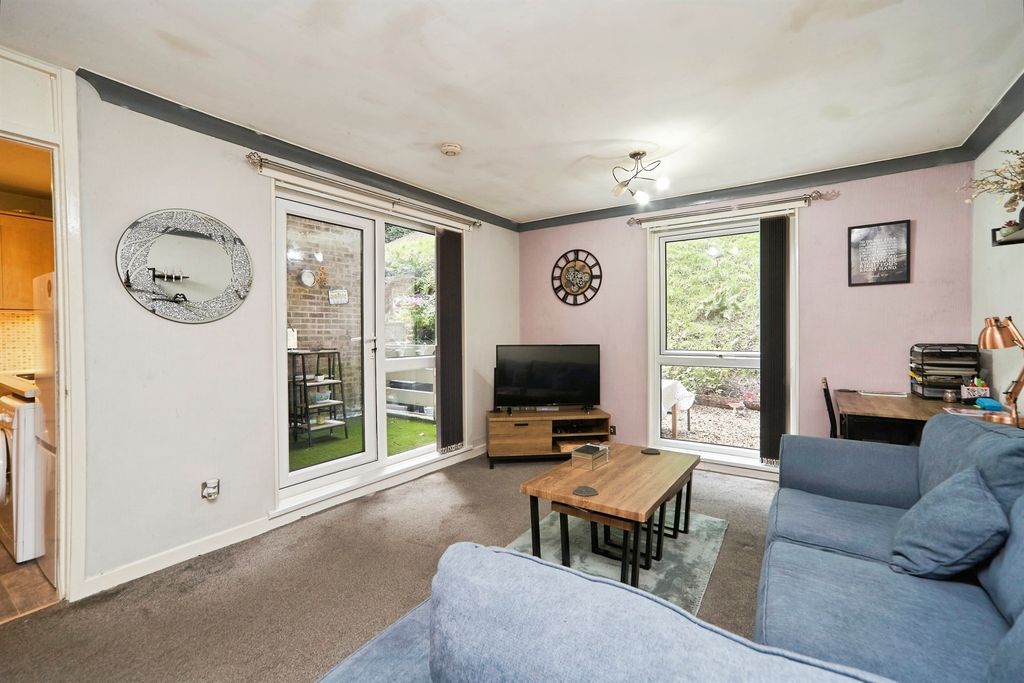 Property photo 3 of 16