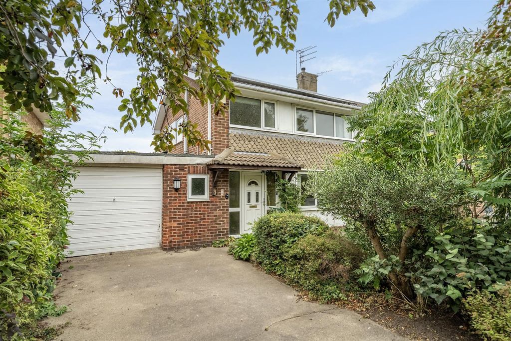 Property photo 1 of 17 External