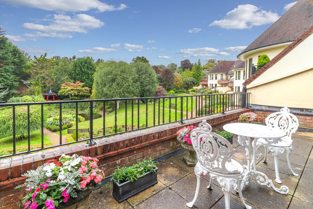 Property photo 3 of 11 Balcony