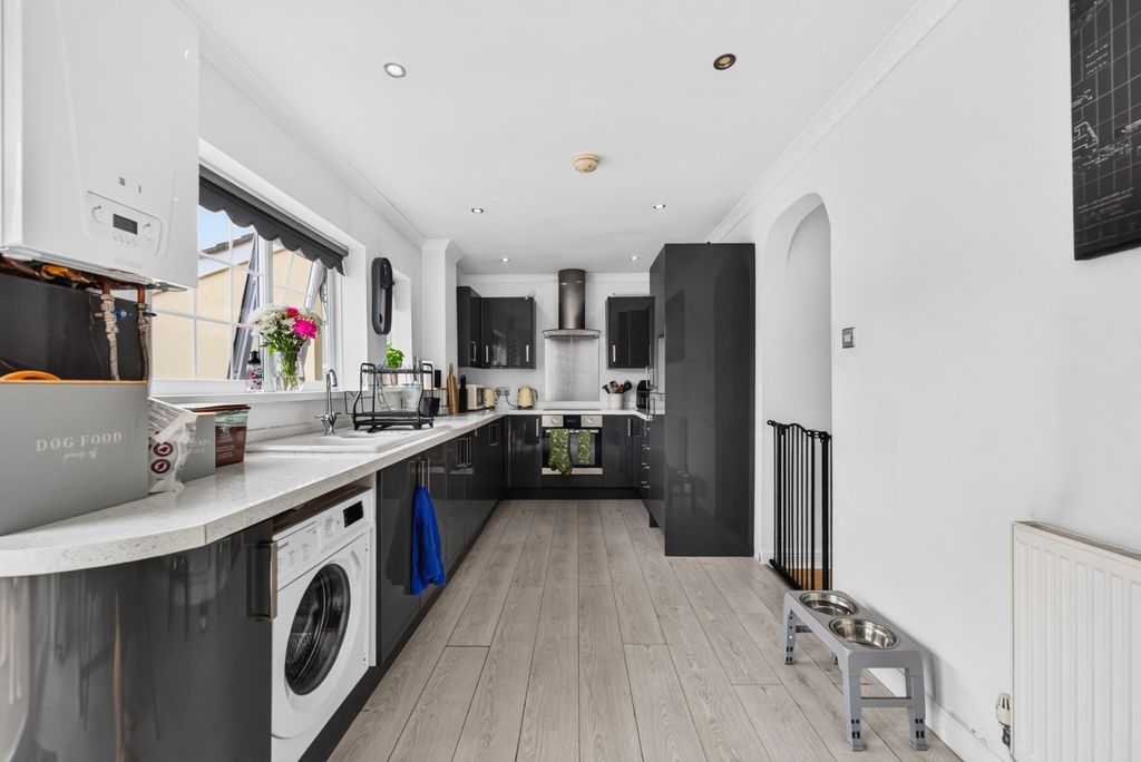 Property photo 3 of 31 53018111