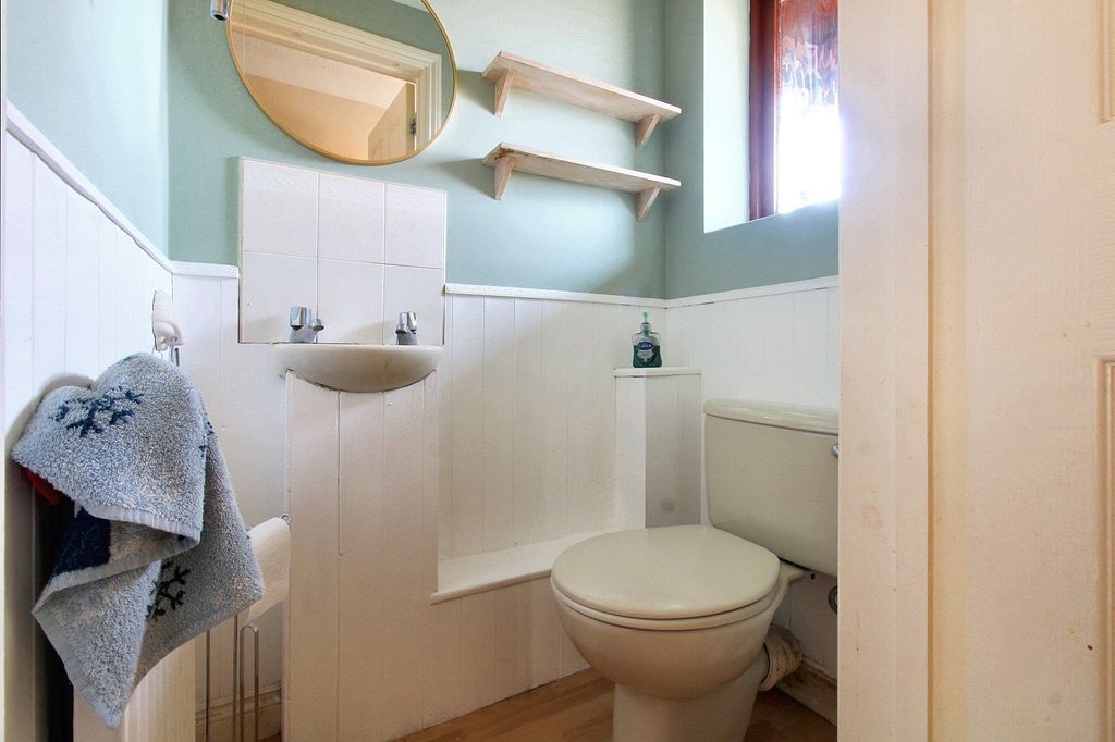 Property photo 2 of 16 Wc