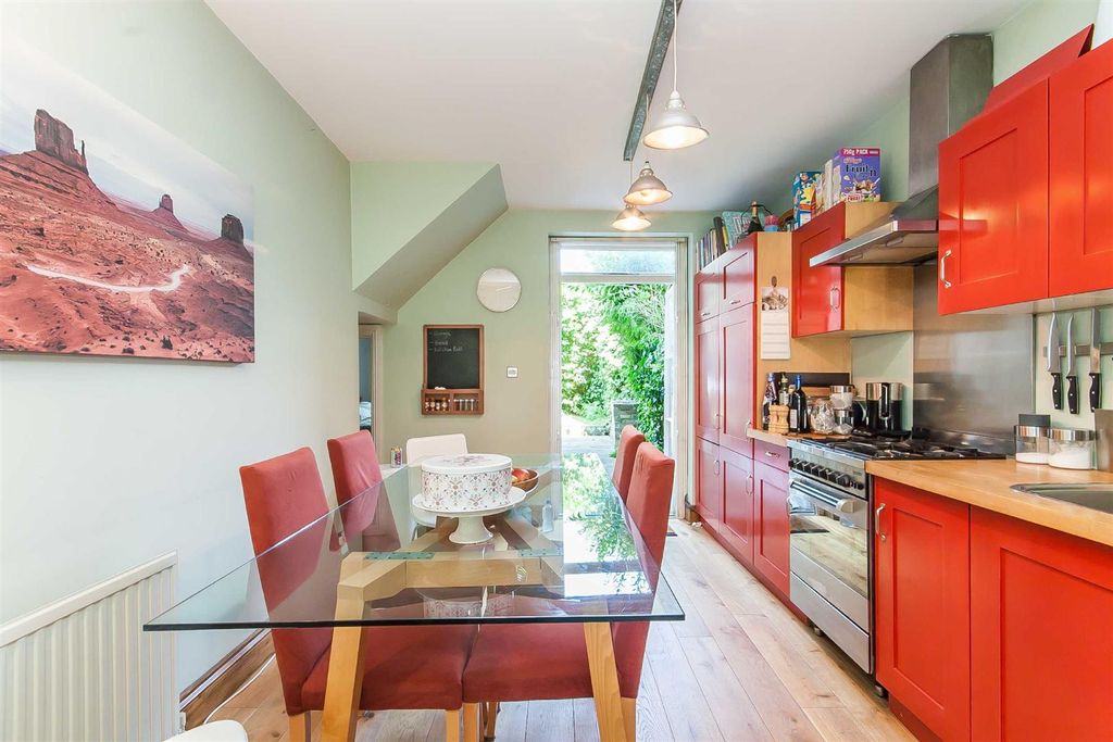 Property photo 3 of 7 Kitchen / Breakfast Room