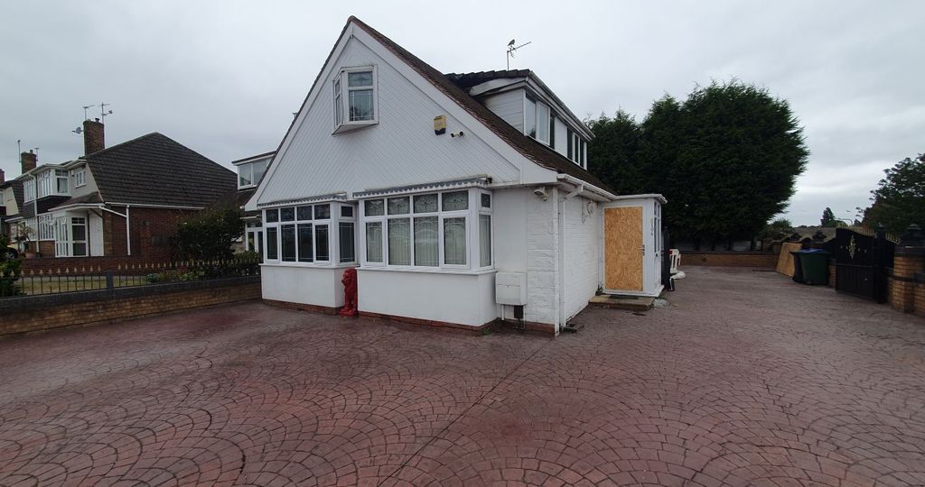 Property photo 1 of 32
