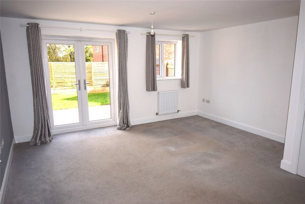 Property photo 3 of 12 Picture No. 04