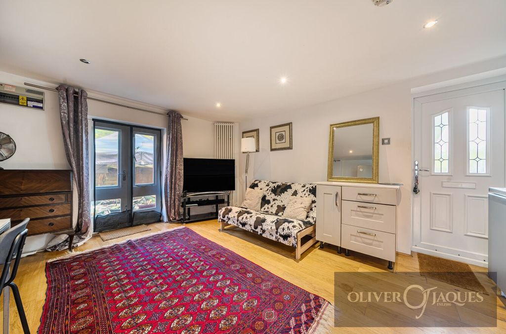 Property photo 2 of 20