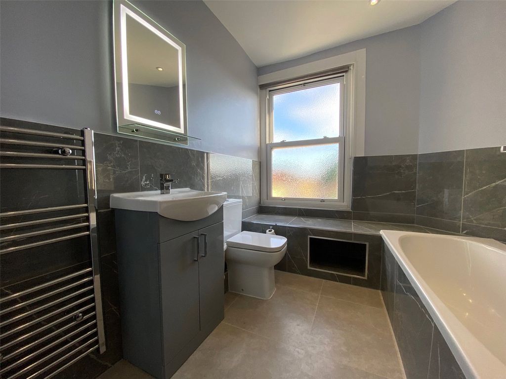 Property photo 3 of 10 Picture No. 20