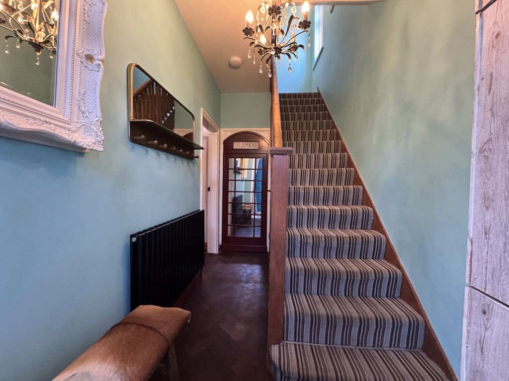 Property photo 2 of 16 Entrance Hall