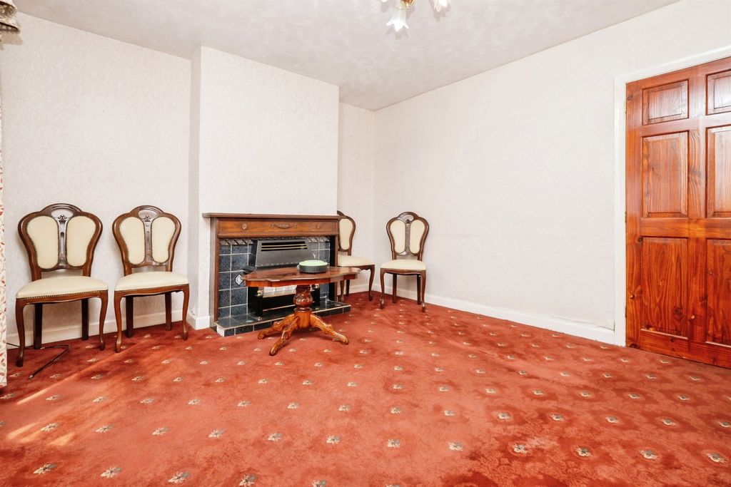 Property photo 3 of 16