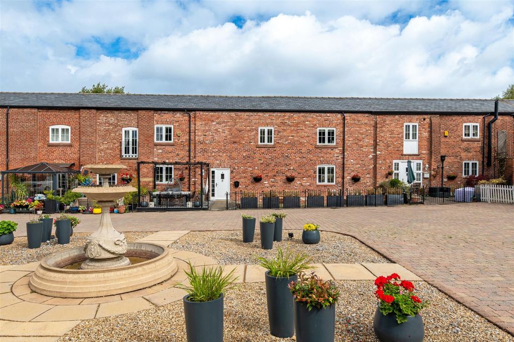 Property photo 1 of 24 Exterior