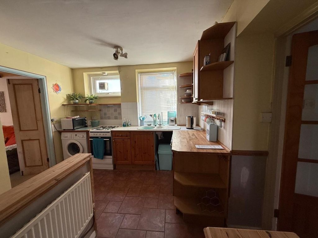 Property photo 2 of 11 1679795d-Fa52-4Ad4-86ba-4996F4B6Ac6B.Jpg