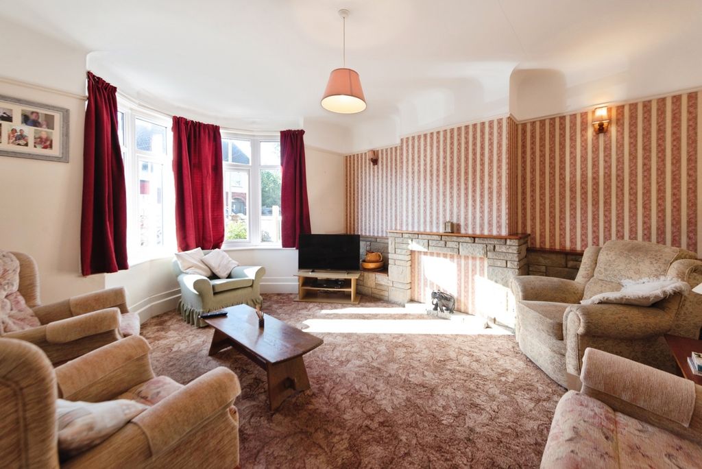 Property photo 2 of 21 Photo