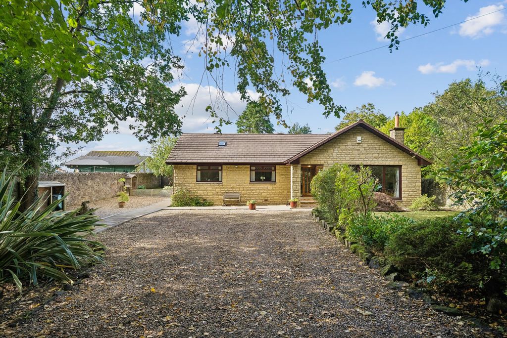 Property photo 1 of 38 Picture No. 09