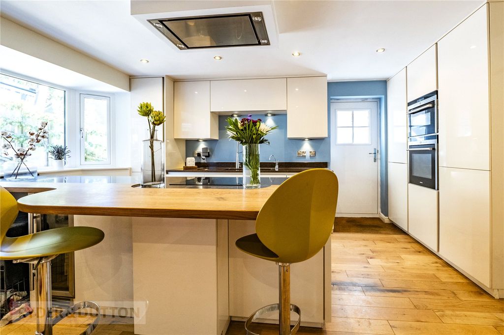 Property photo 3 of 24 Kitchen/Family Room