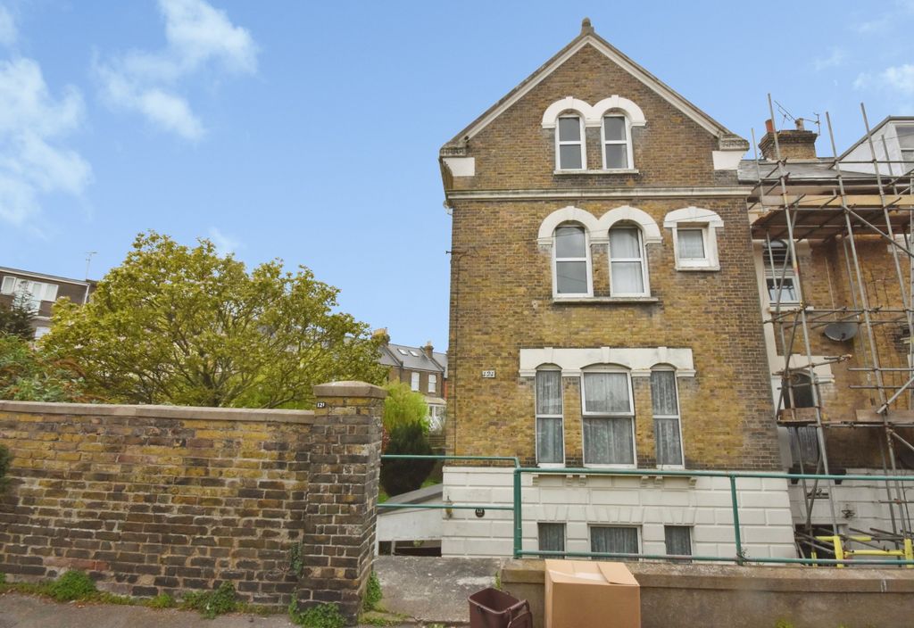 Property photo 1 of 24