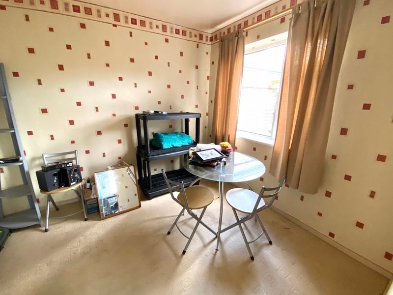 Property photo 3 of 9 Photo 6