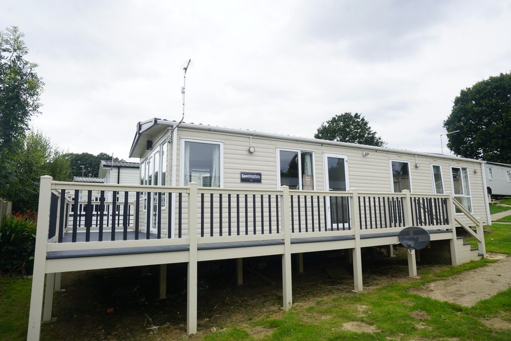 Property photo 1 of 29