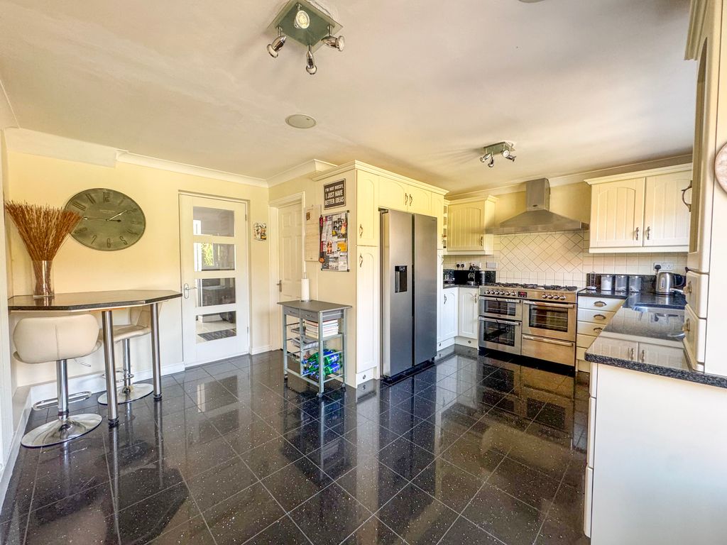 Property photo 3 of 52 Kitchen