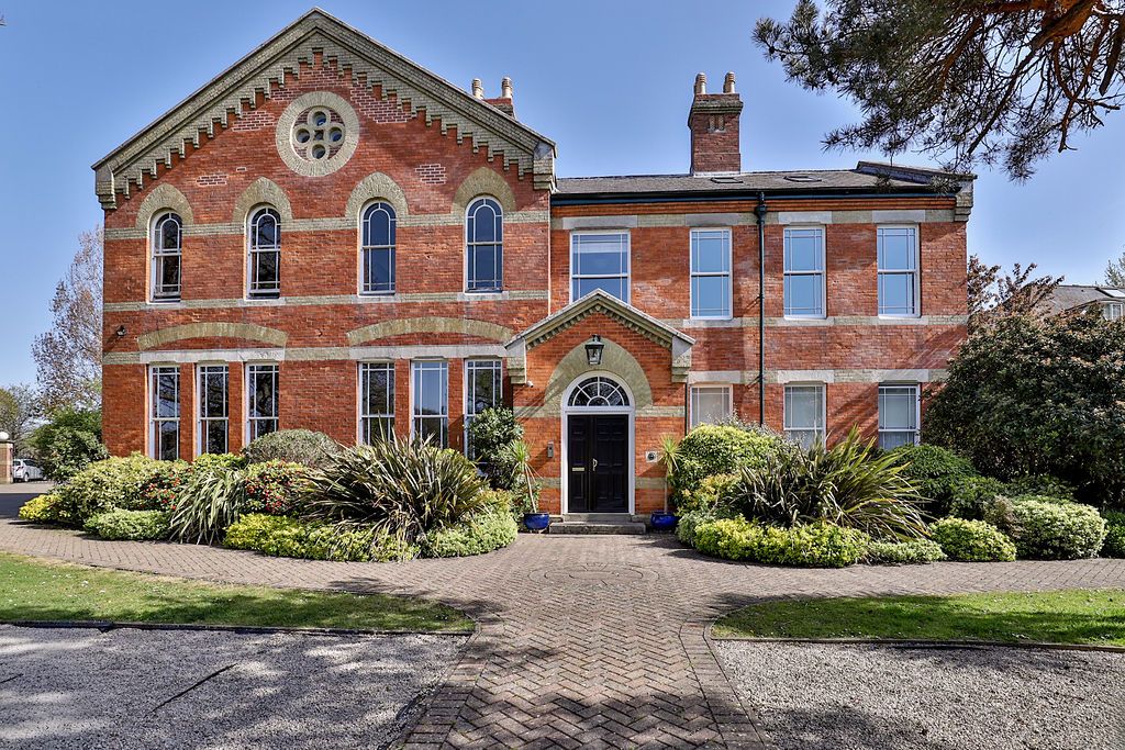 Property photo 1 of 30