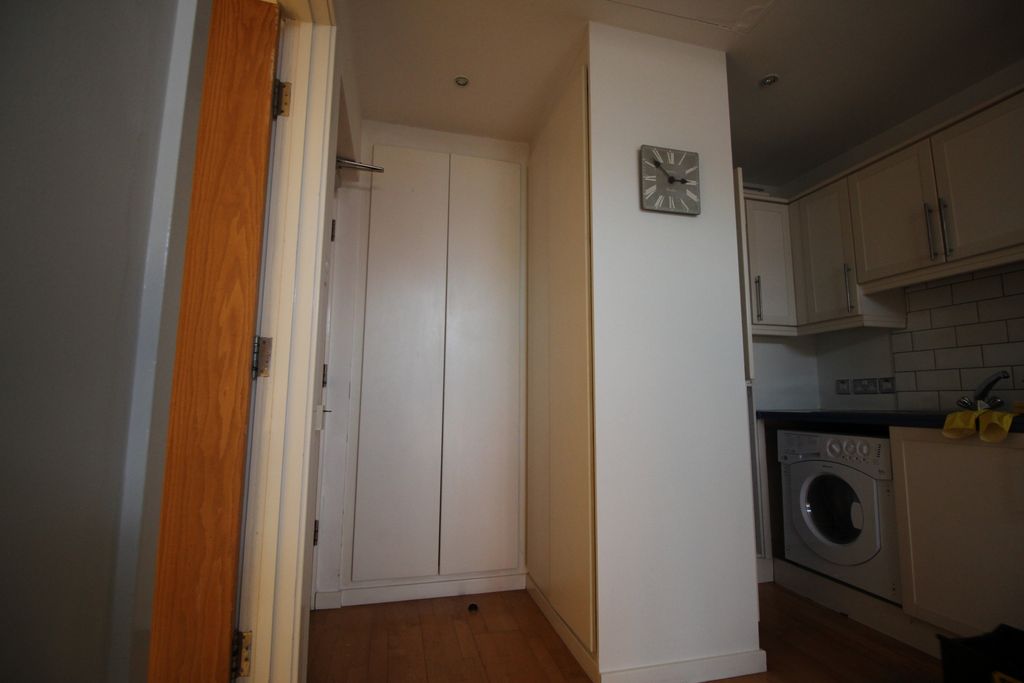 Property photo 2 of 7 Gallery