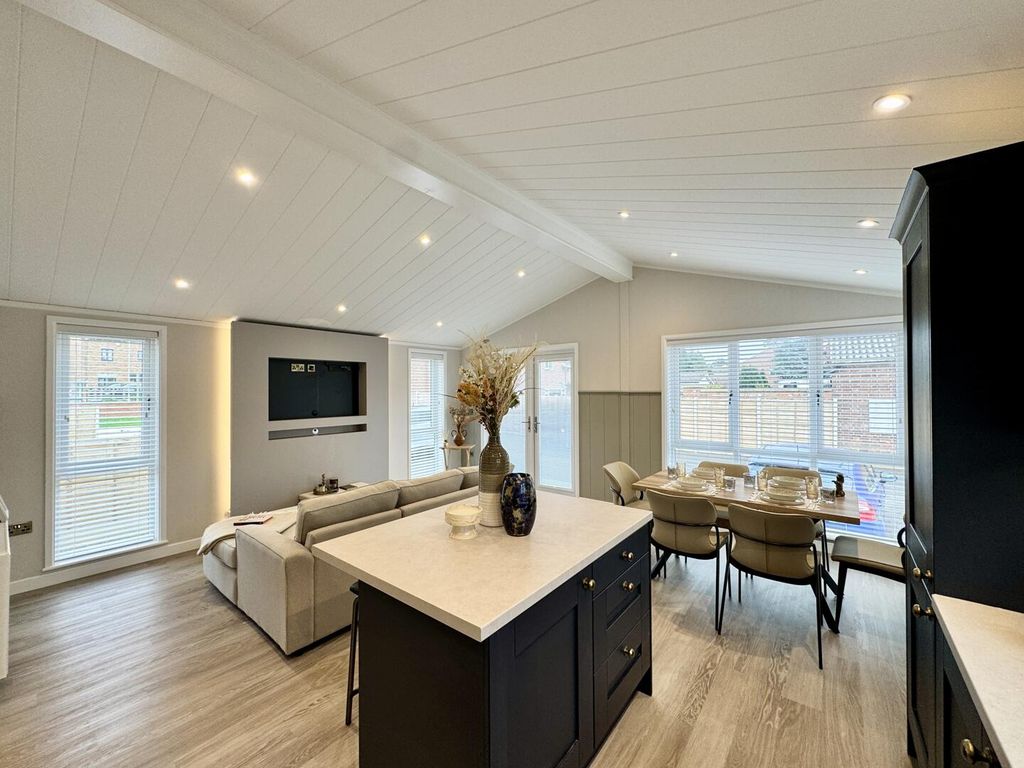 Property photo 2 of 13 Kitchen