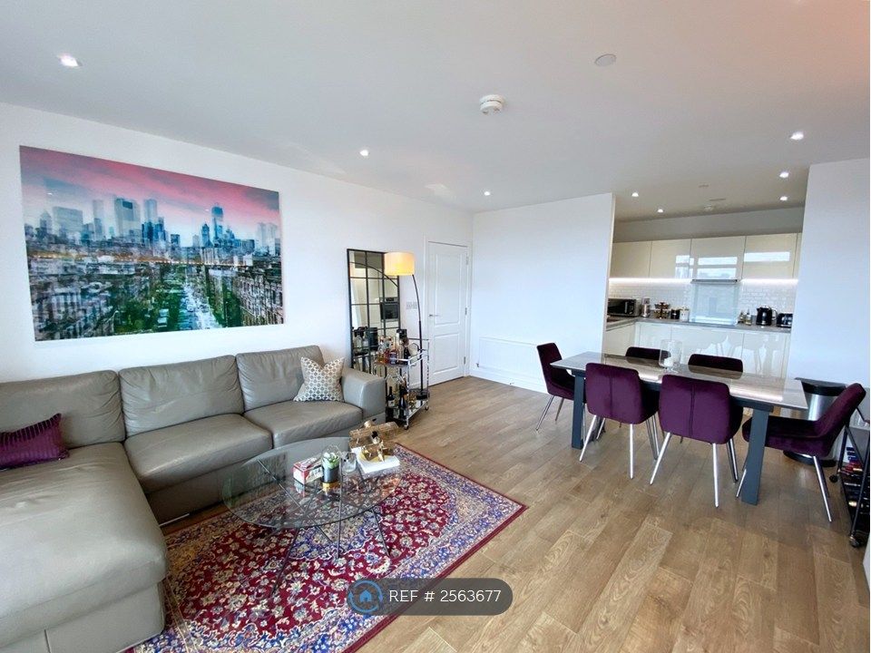 Property photo 1 of 12 Living Room