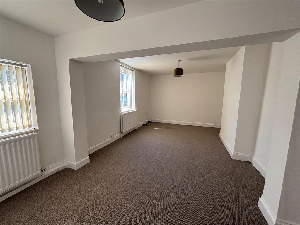 Property photo 3 of 11 10.Jpg