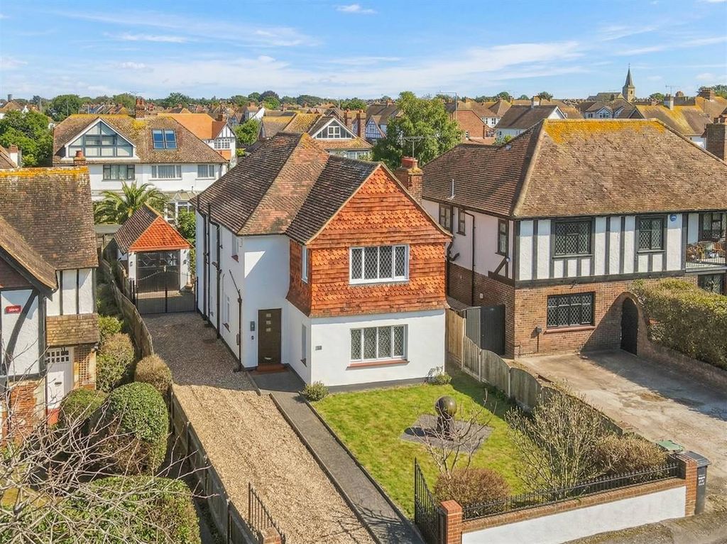 Property photo 2 of 41