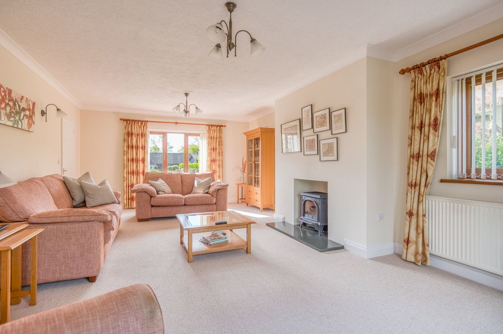 Property photo 2 of 50