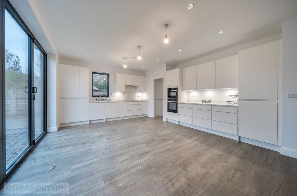 Property photo 3 of 37 Kitchen