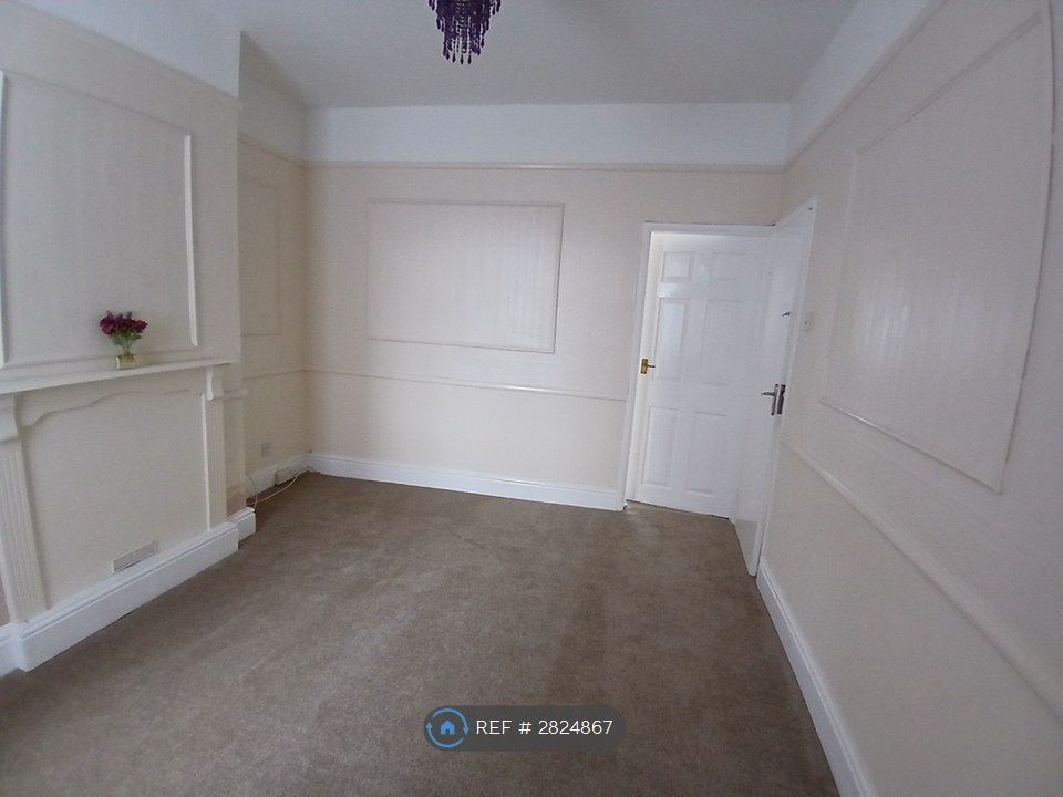 Property photo 1 of 7 Sitting Room