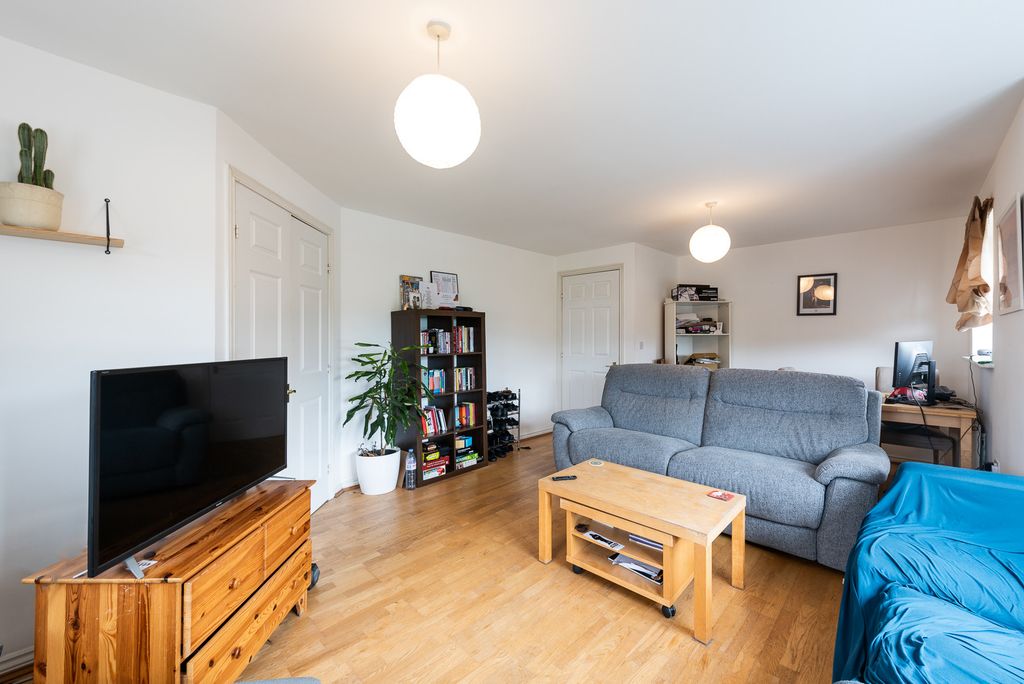 Property photo 3 of 8