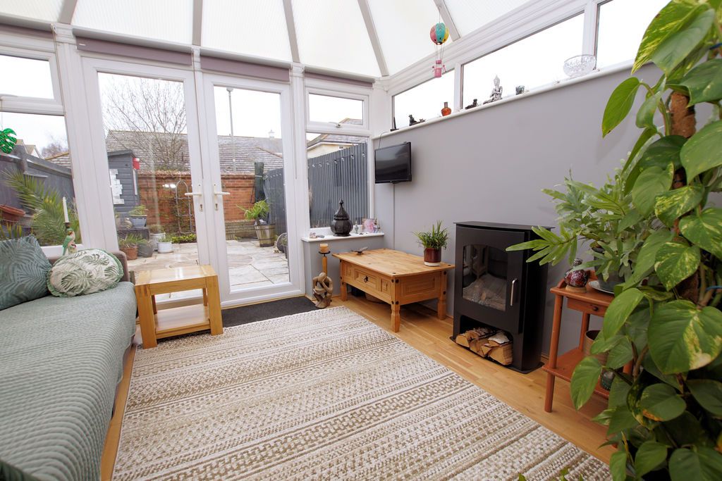 Property photo 2 of 20 Conservatory