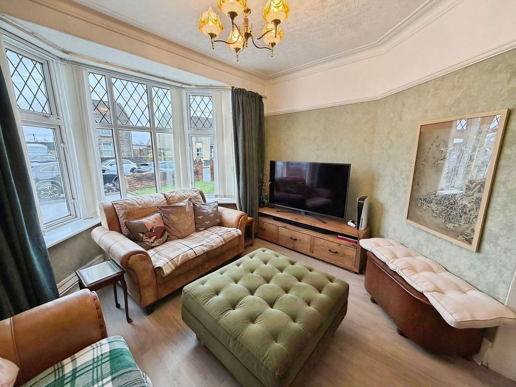 Property photo 3 of 34