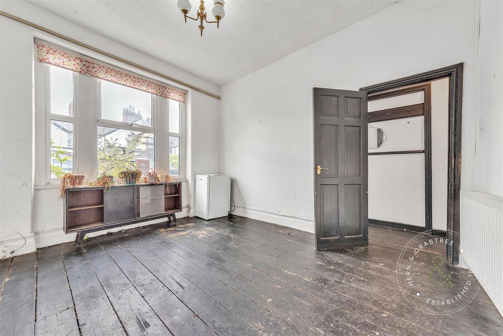 Property photo 3 of 31 Maldwyn-Street-14.Jpg