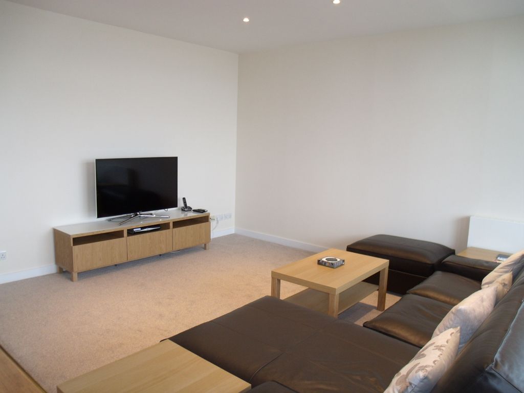 Property photo 3 of 12 Lounge