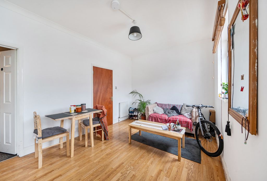 Property photo 3 of 13 1422858-7-69Af01F...