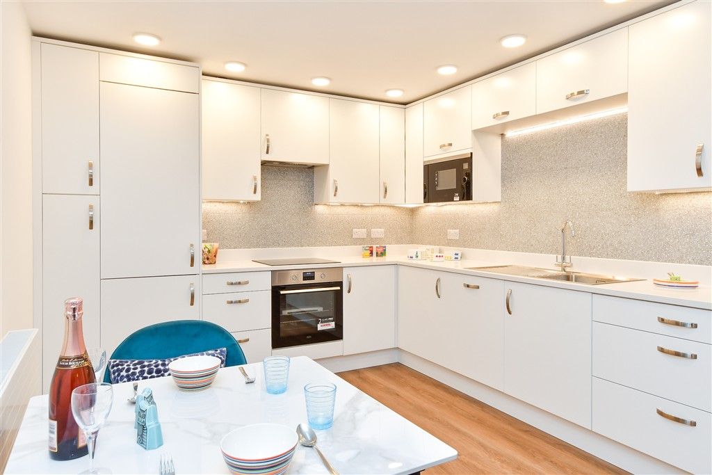 Property photo 2 of 9 Lounge/ Kitchen