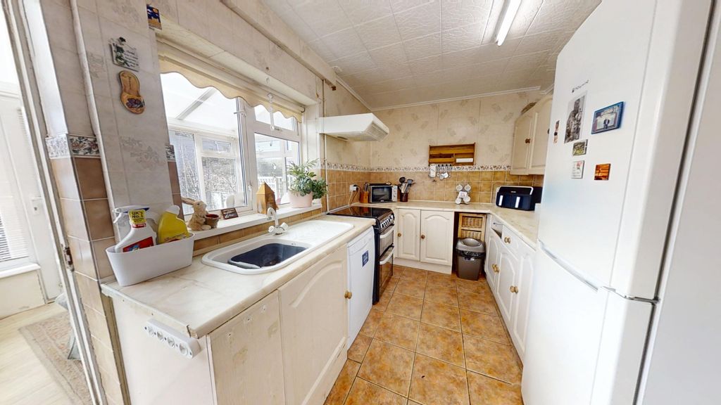 Property photo 3 of 13 Kitchen