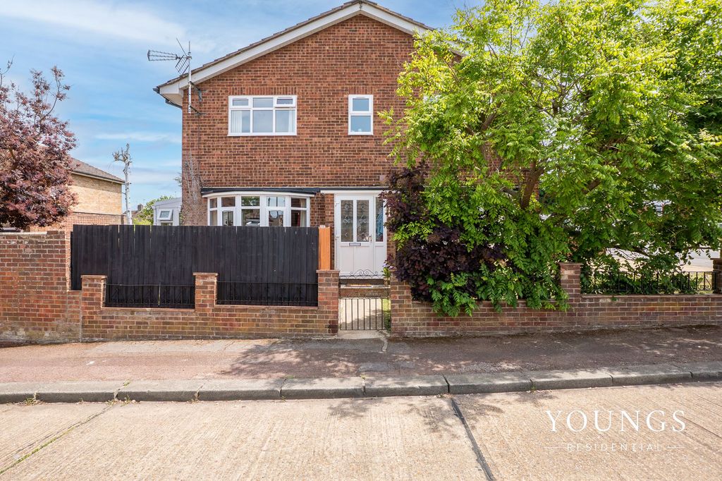 Property photo 1 of 31