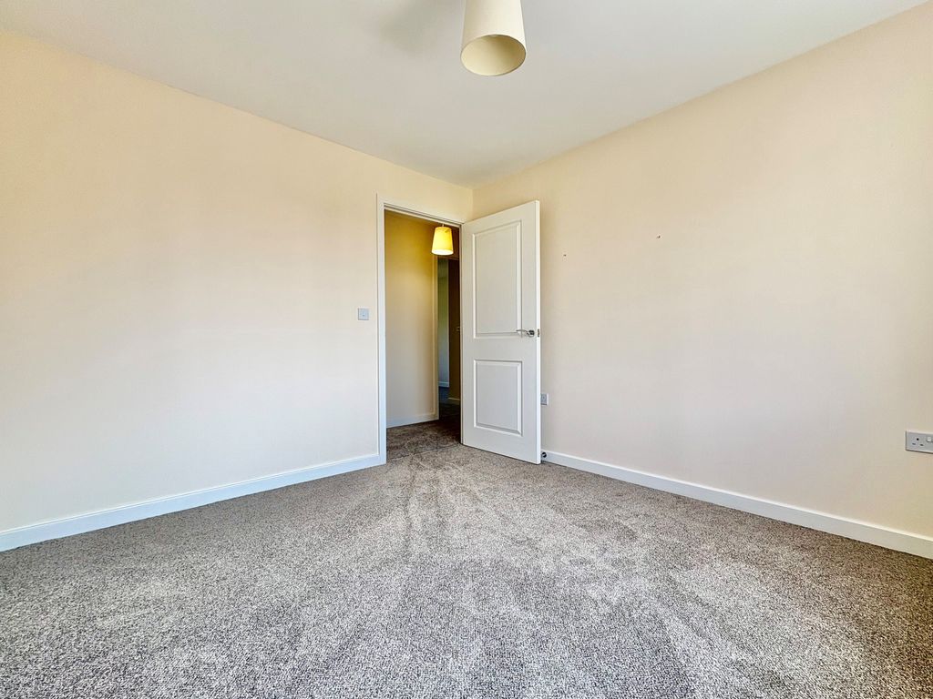 Property photo 3 of 8 Bedroom