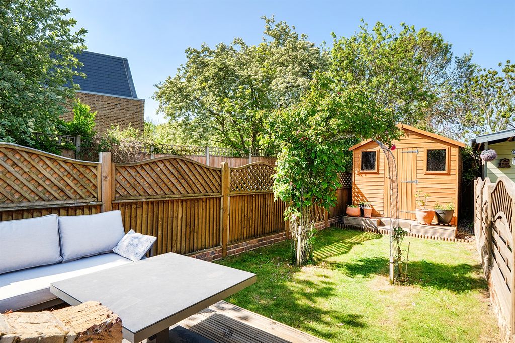 Property photo 2 of 12