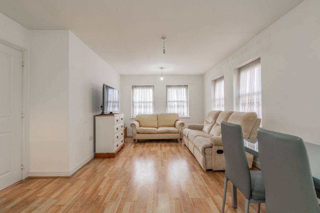 Property photo 3 of 14 4808044