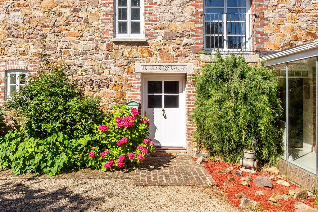 Property photo 2 of 49