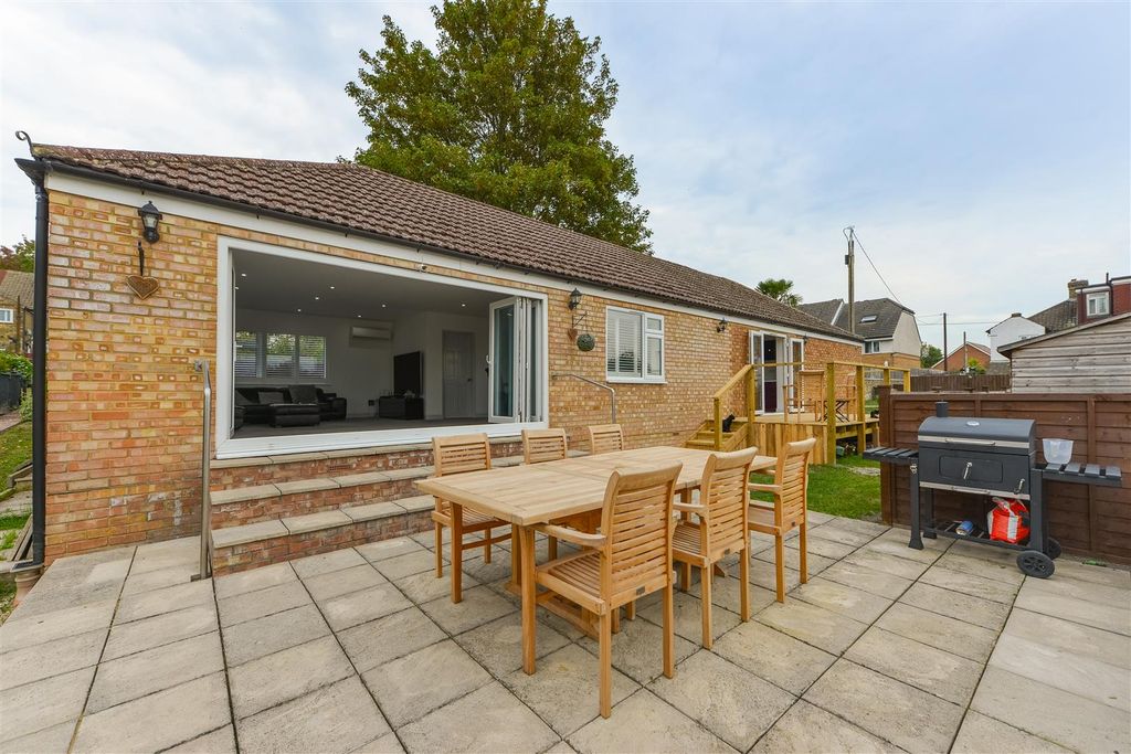 Property photo 2 of 23 Bell Lane, Burham33.Jpg