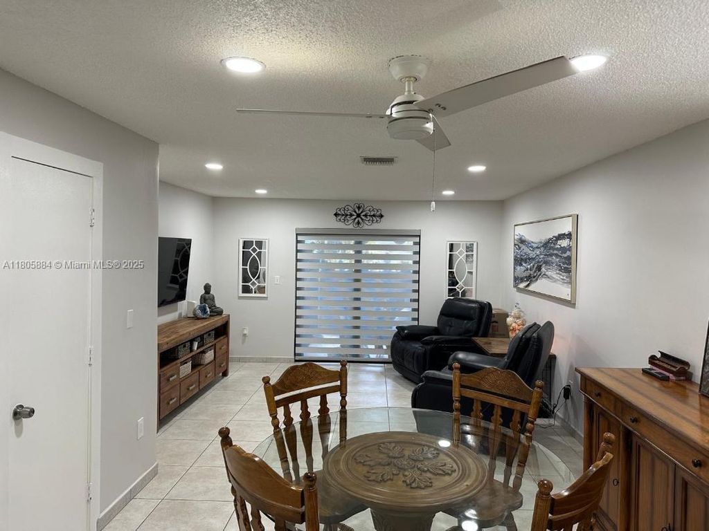 Property photo 3 of 33 <Alttext/>