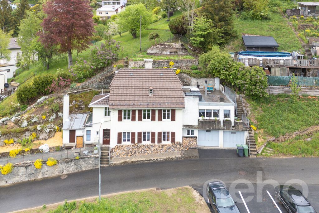 Property photo 1 of 12
